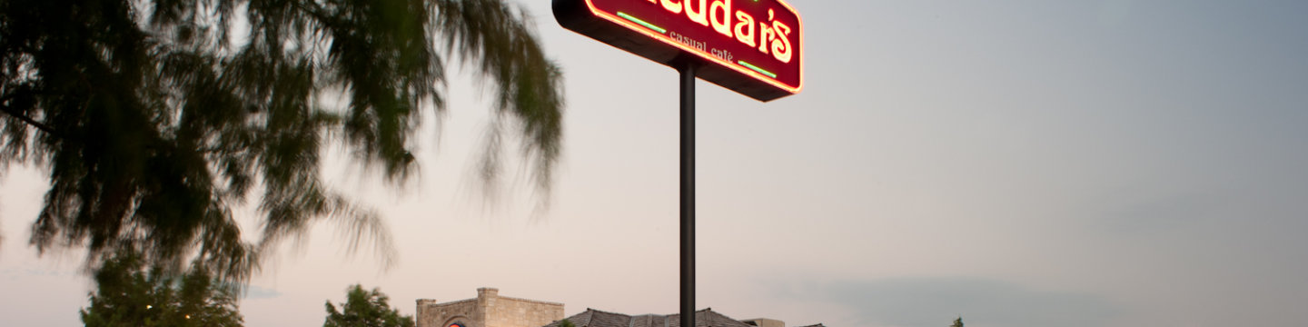 Cheddar's building and sign